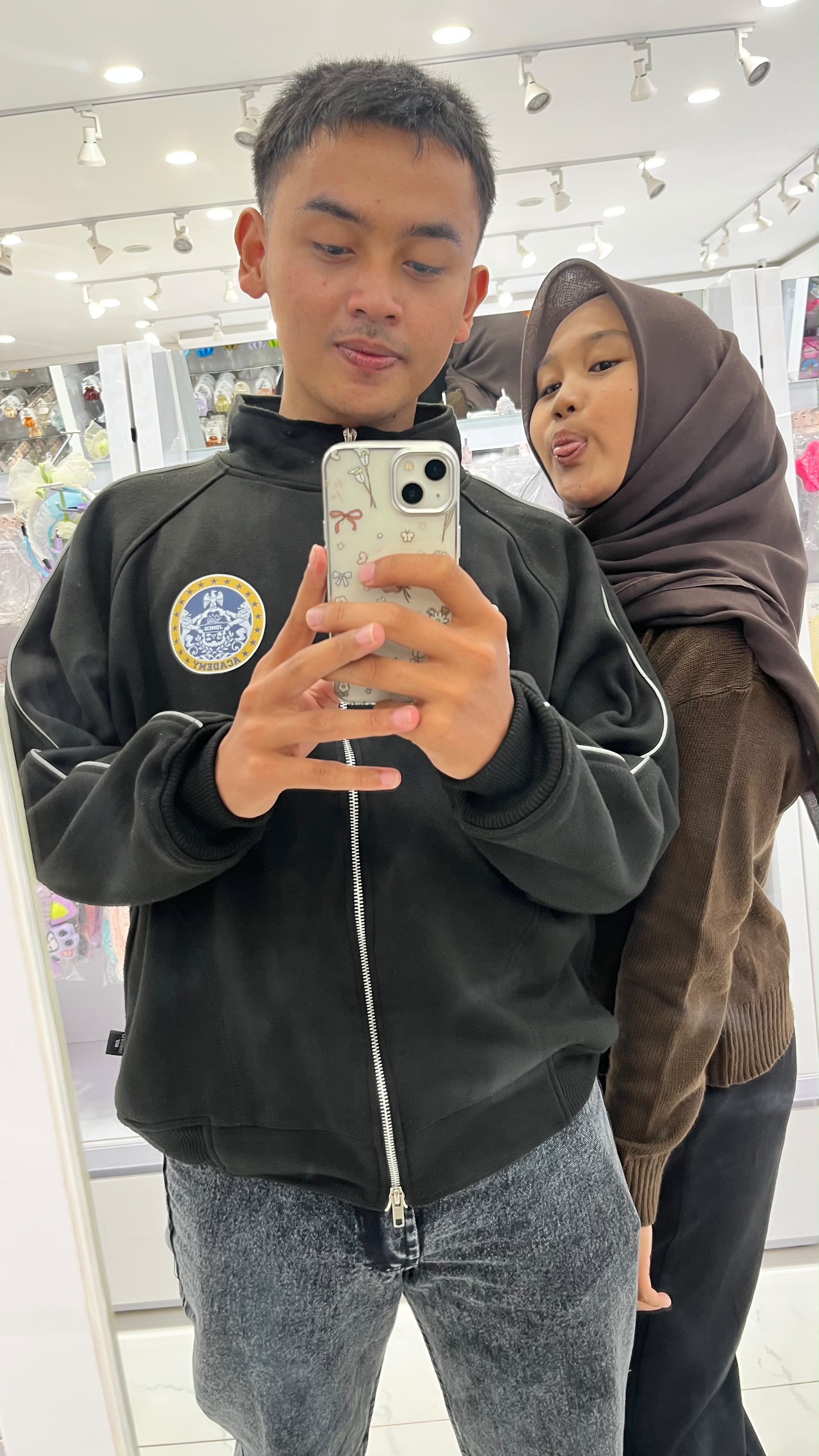 Cilukba di Balik Punggung