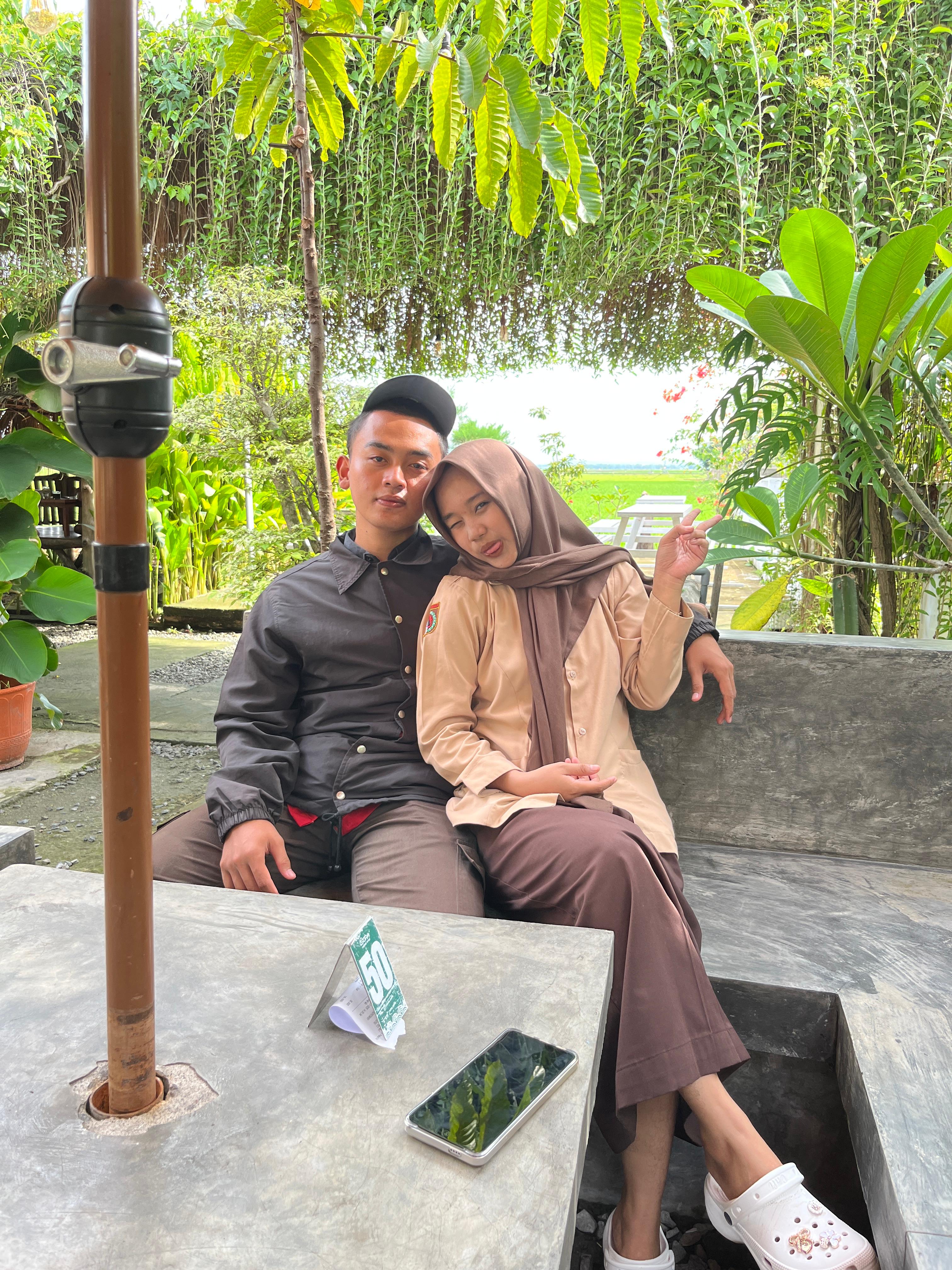 Nyender di Cafe Alam